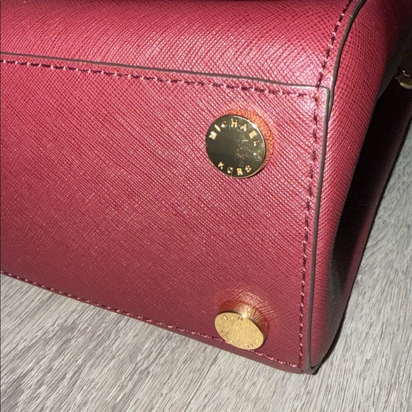 New- Michael Kors Burgundy Medium Bag - Picture 3 of 8